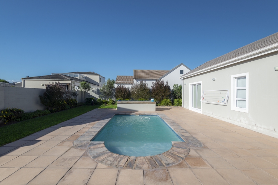 3 Bedroom Property for Sale in Country Club Western Cape